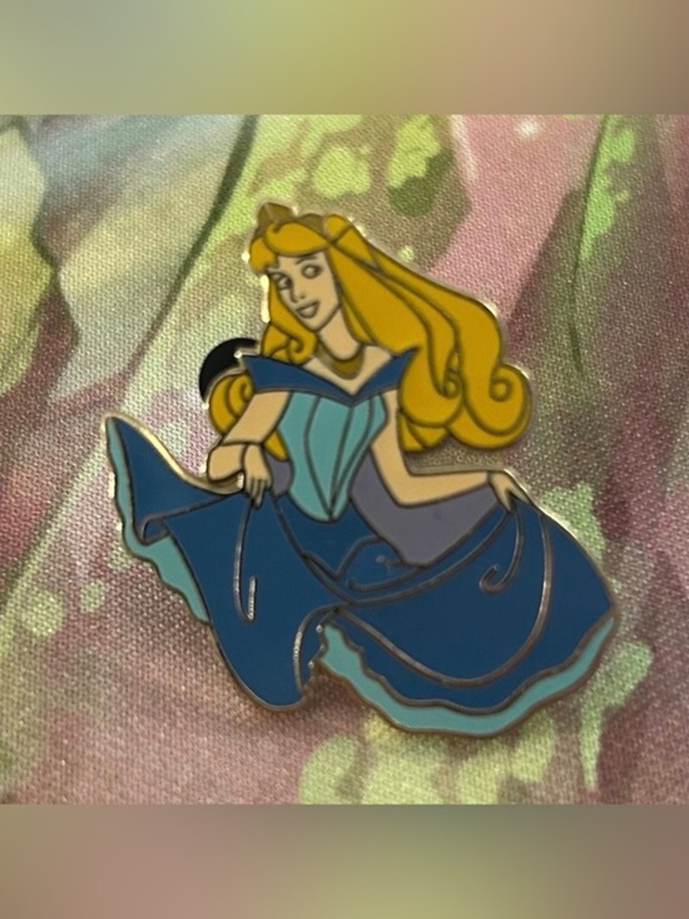 Disney #83 Sleeping Beauty Pin Princess Aurora Blue Dress Error No Sleeves